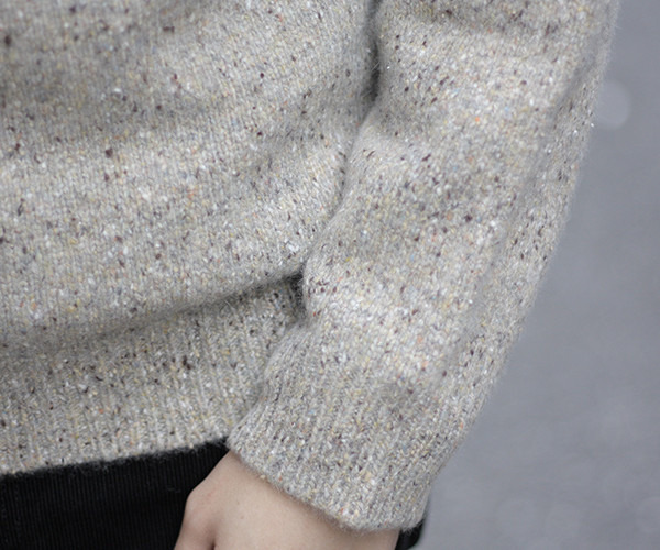 綺麗な色です。上質なカシミヤのセーター。 | andPheb Staff Blog