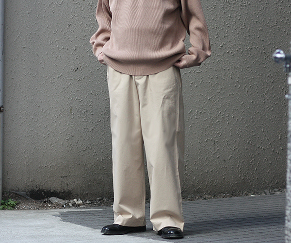 オーラリーWASHED FINX LIGHT CHINO WIDE PANTS-