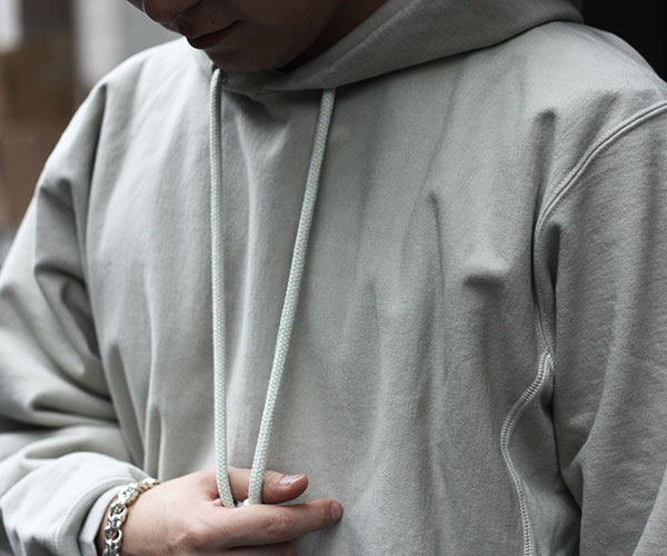 7月19日(金)販売。AURALEE SUPER MILLED SWEAT PRAKA | andPheb Staff Blog