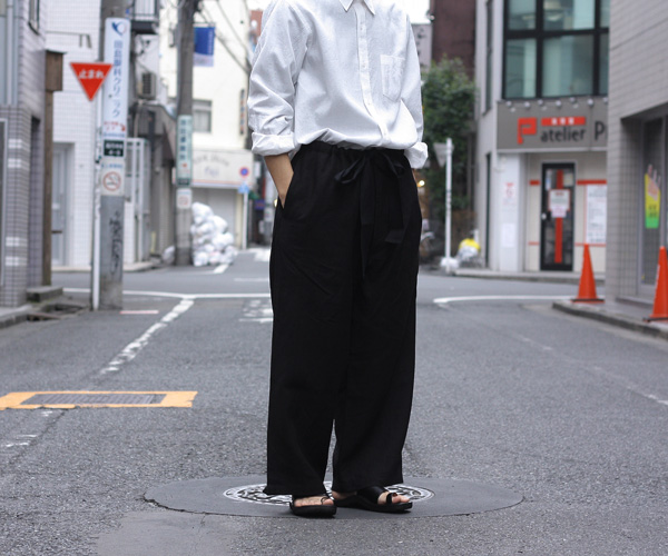 HERILL ヘリル COTTONSILK EASYPANTS - BEIGE | www.unimac.az