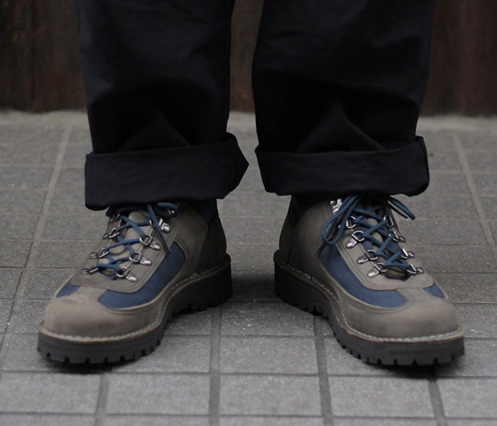 DANNER FEATHER LIGHT GUNMETAL GORE-TEX MADE IN USA | andPheb Staff