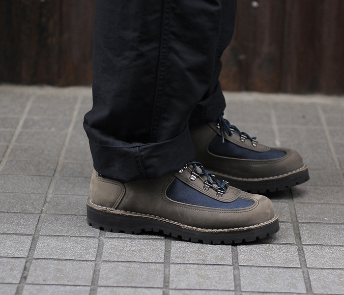 DANNER FEATHER LIGHT GUNMETAL GORE-TEX MADE IN USA | andPheb Staff 
