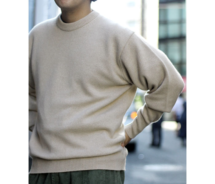 22aw ヘリル GOLDENCASH CASHMERE CREW KNIT-