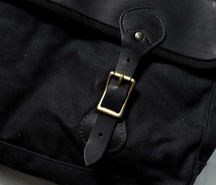 �ե����ȥ�С� FROST RIVER ����ꥫ�� ���������Хå� ''�ץ�ߥ��� ����ꥢ �֥꡼�� ��å��󥸥㡼�Хå�'' �֥�å� ��å����ɥ��åȥ� �Хå� (FR-898N-BLK)