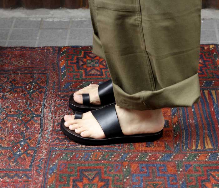 JUTTA NEUMANN】ANIKOとSIMONEとFRANK | スマクロ原宿店の