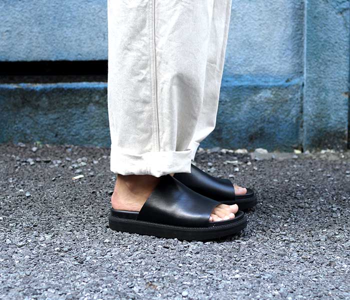 パーティを彩るご馳走や サイ SCYE UNICO Sandal UNICO Crassico Vitello レザーサンダル 靴